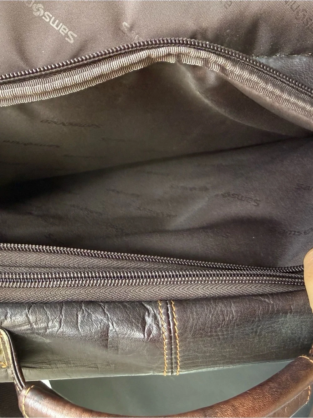 Samsonite Dark Brown Leather Messenger Bag with Brass Hardware